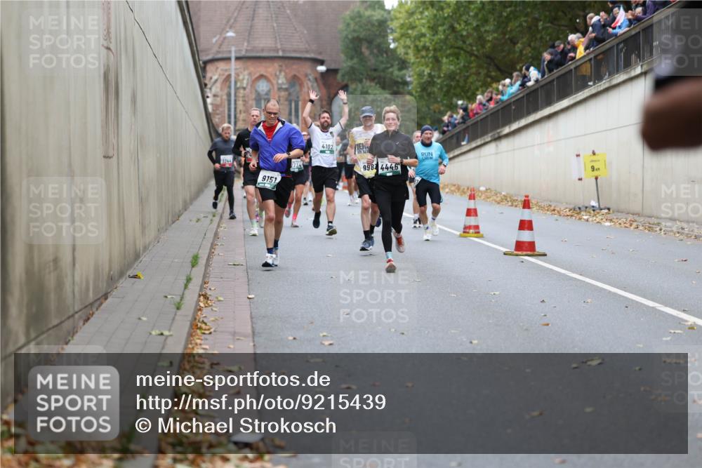 05.10.2025 - 20. swb-Marathon Bremen Michael Strokosch http://msf.ph/oto/9215439 05.10.2025 12:45:30 Laufen 4102, 1744, 2734, 998, 4446, 9151 meine-sportfotos.de