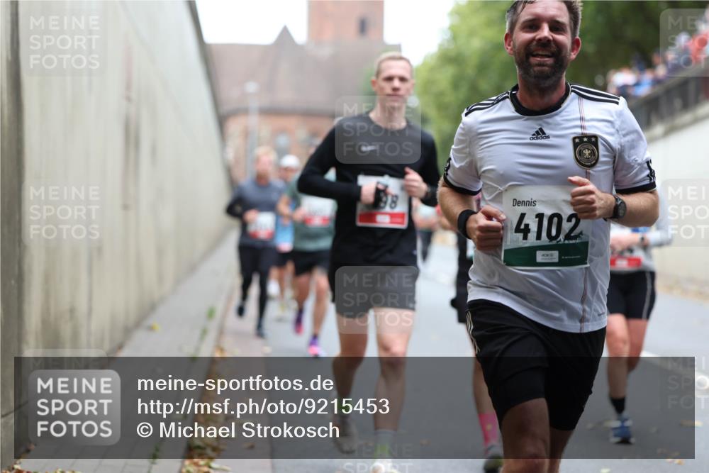 05.10.2025 - 20. swb-Marathon Bremen Michael Strokosch http://msf.ph/oto/9215453 05.10.2025 12:45:37 Laufen 98, 4102 meine-sportfotos.de