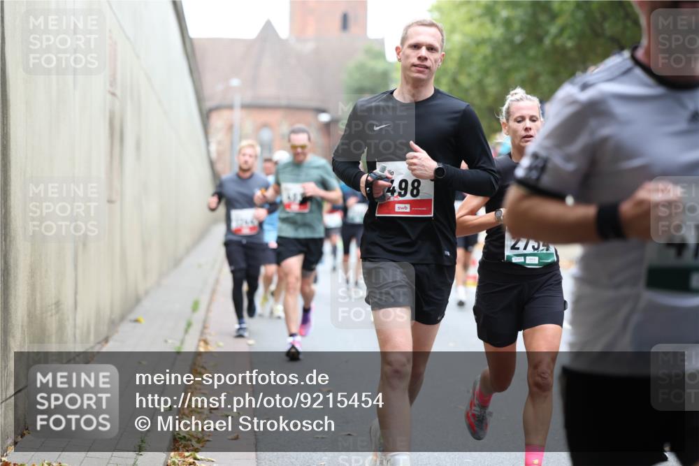05.10.2025 - 20. swb-Marathon Bremen Michael Strokosch http://msf.ph/oto/9215454 05.10.2025 12:45:37 Laufen 498, 2795 meine-sportfotos.de