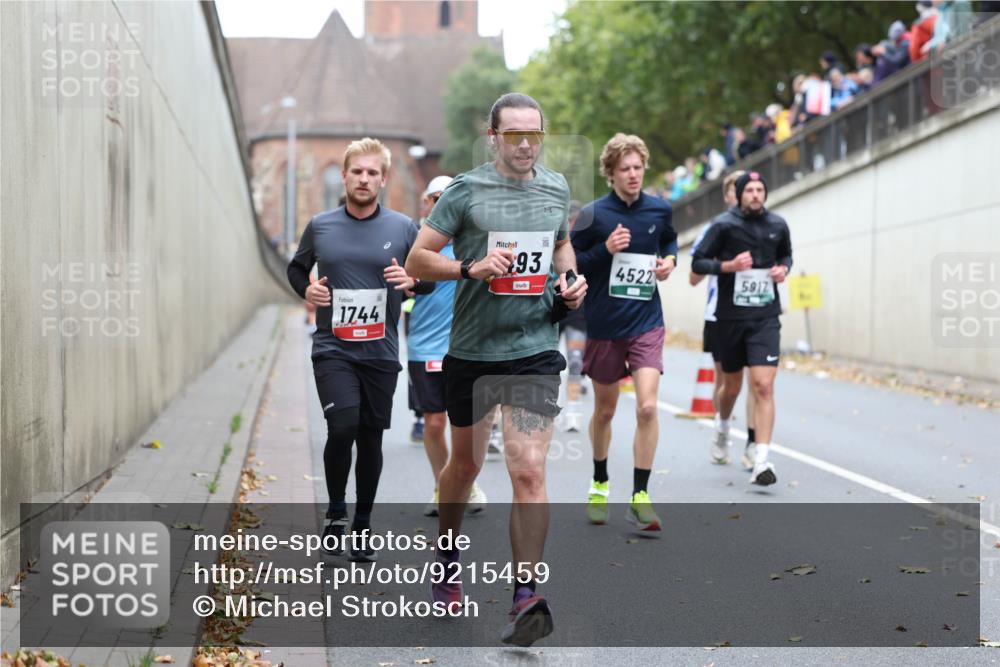 05.10.2025 - 20. swb-Marathon Bremen Michael Strokosch http://msf.ph/oto/9215459 05.10.2025 12:45:39 Laufen 1744, 93, 6, 4522, 5917 meine-sportfotos.de