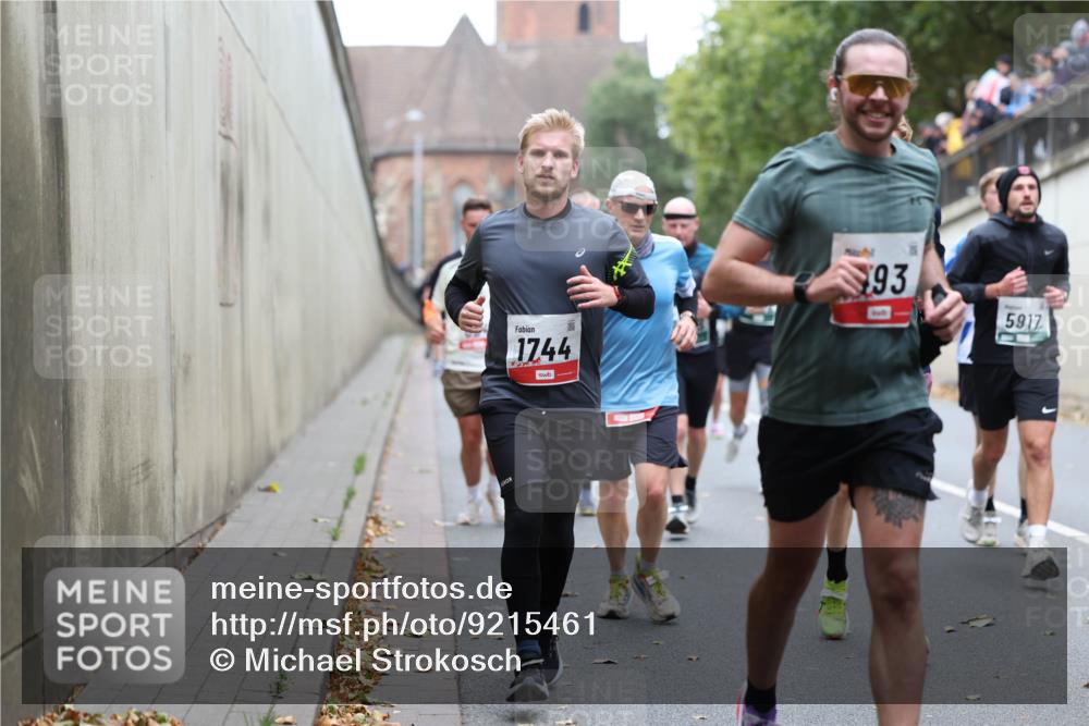 05.10.2025 - 20. swb-Marathon Bremen Michael Strokosch http://msf.ph/oto/9215461 05.10.2025 12:45:39 Laufen 1744, 193, 5917 meine-sportfotos.de