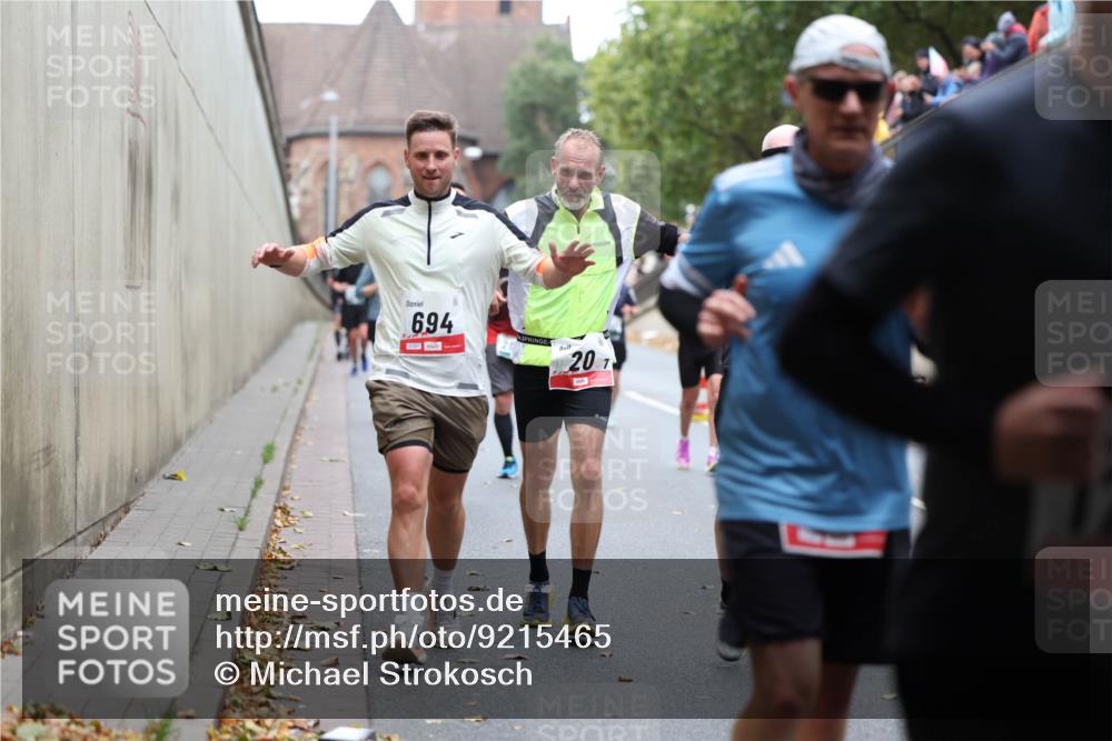 05.10.2025 - 20. swb-Marathon Bremen Michael Strokosch http://msf.ph/oto/9215465 05.10.2025 12:45:41 Laufen 694, 201, 7 meine-sportfotos.de