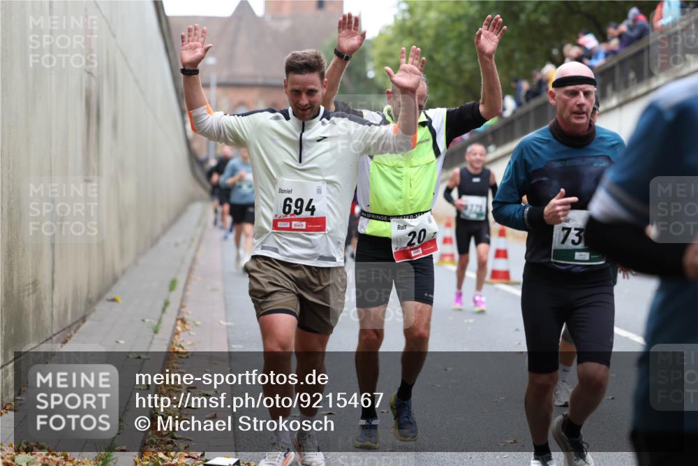 05.10.2025 - 20. swb-Marathon Bremen Michael Strokosch http://msf.ph/oto/9215467 05.10.2025 12:45:42 Laufen 694, 01257, 20, 73 meine-sportfotos.de