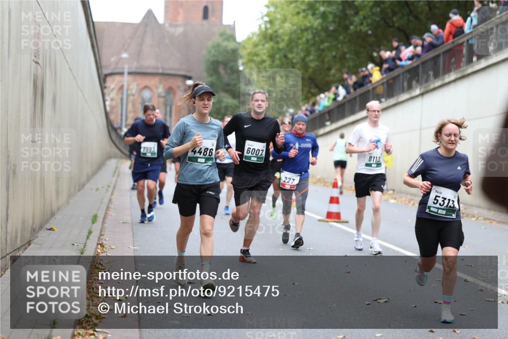 05.10.2025 - 20. swb-Marathon Bremen Michael Strokosch http://msf.ph/oto/9215475 05.10.2025 12:45:46 Laufen 8993, 4486, 6007, 227, 8113, 5313 meine-sportfotos.de