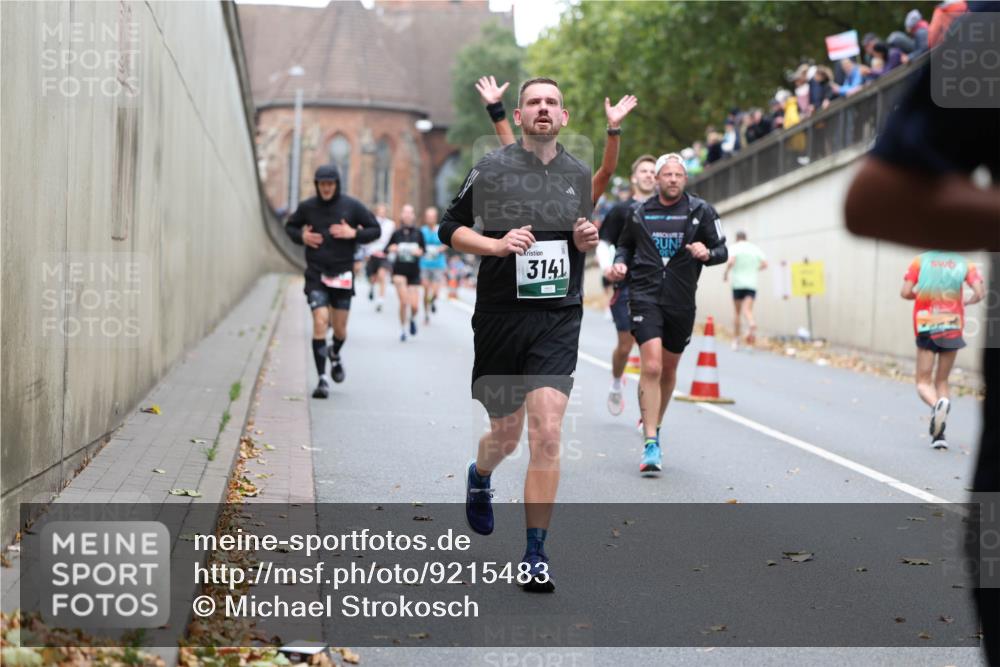 05.10.2025 - 20. swb-Marathon Bremen Michael Strokosch http://msf.ph/oto/9215483 05.10.2025 12:45:50 Laufen 3141 meine-sportfotos.de