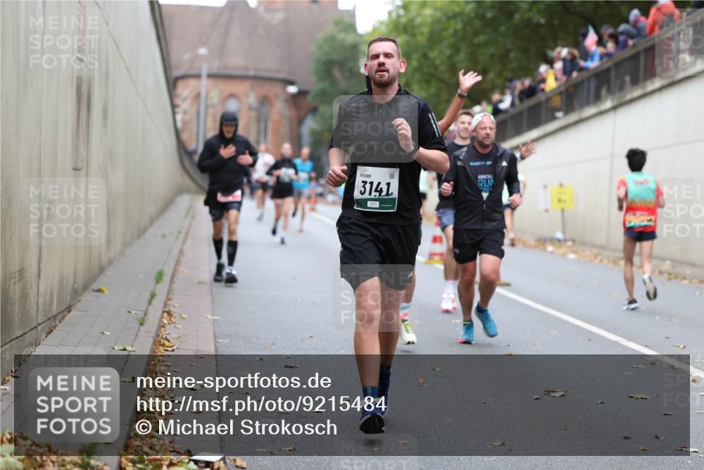 05.10.2025 - 20. swb-Marathon Bremen Michael Strokosch http://msf.ph/oto/9215484 05.10.2025 12:45:51 Laufen 3141 meine-sportfotos.de