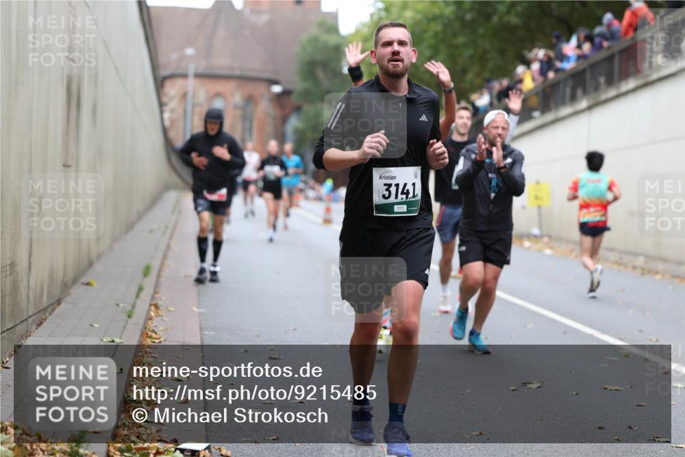 05.10.2025 - 20. swb-Marathon Bremen Michael Strokosch http://msf.ph/oto/9215485 05.10.2025 12:45:51 Laufen 3141 meine-sportfotos.de