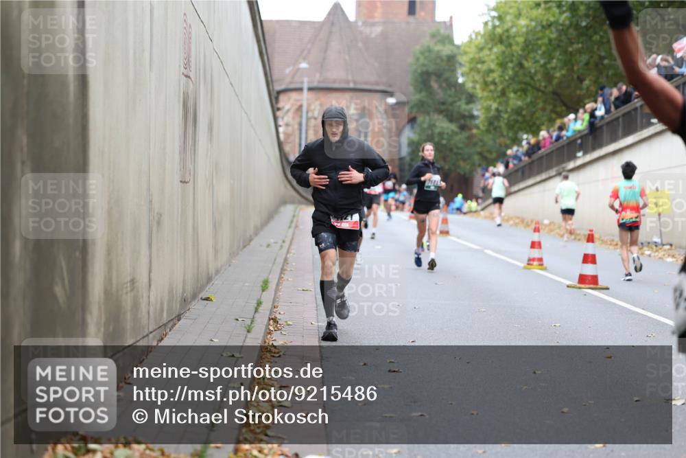 05.10.2025 - 20. swb-Marathon Bremen Michael Strokosch http://msf.ph/oto/9215486 05.10.2025 12:45:53 Laufen  meine-sportfotos.de