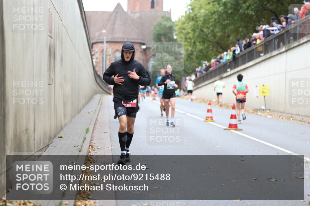 05.10.2025 - 20. swb-Marathon Bremen Michael Strokosch http://msf.ph/oto/9215488 05.10.2025 12:45:53 Laufen  meine-sportfotos.de