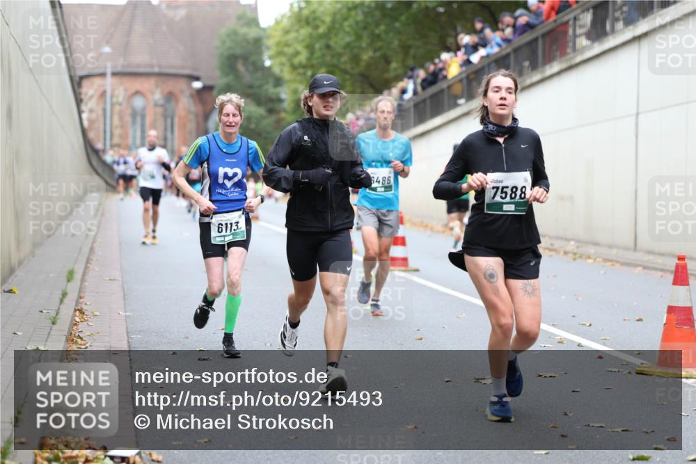 05.10.2025 - 20. swb-Marathon Bremen Michael Strokosch http://msf.ph/oto/9215493 05.10.2025 12:45:57 Laufen 6113, 6486, 7588 meine-sportfotos.de