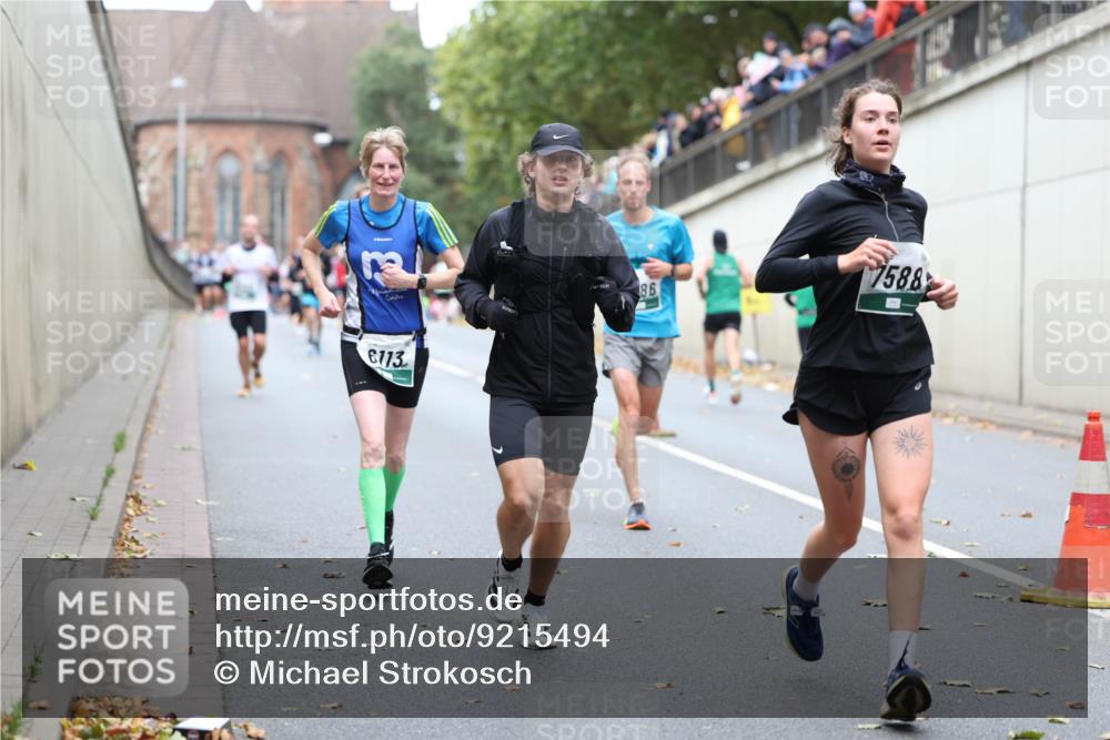 05.10.2025 - 20. swb-Marathon Bremen Michael Strokosch http://msf.ph/oto/9215494 05.10.2025 12:45:57 Laufen 6113, 86, 7588 meine-sportfotos.de