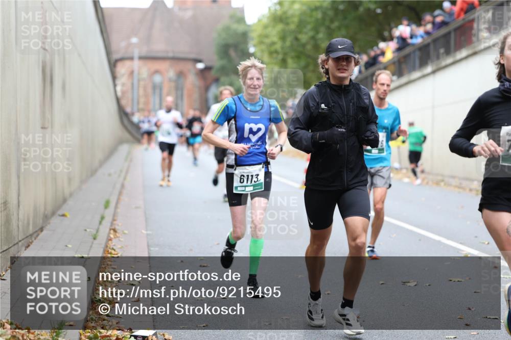 05.10.2025 - 20. swb-Marathon Bremen Michael Strokosch http://msf.ph/oto/9215495 05.10.2025 12:45:58 Laufen 6113 meine-sportfotos.de