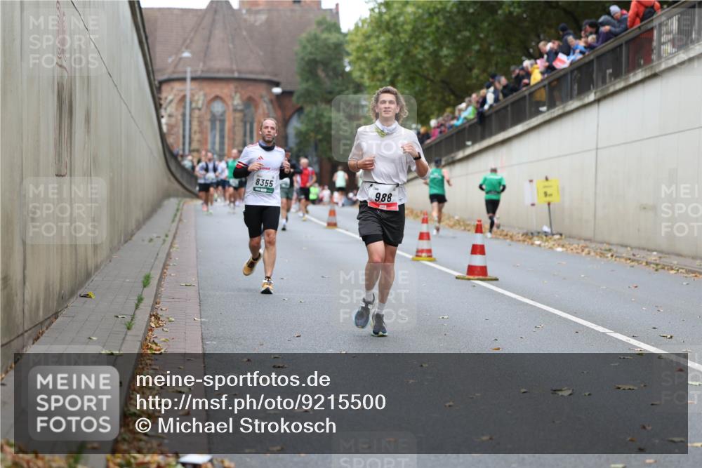 05.10.2025 - 20. swb-Marathon Bremen Michael Strokosch http://msf.ph/oto/9215500 05.10.2025 12:46:00 Laufen 8355, 988 meine-sportfotos.de