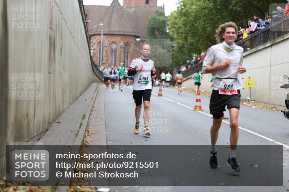 05.10.2025 - 20. swb-Marathon Bremen Michael Strokosch http://msf.ph/oto/9215501 05.10.2025 12:46:02 Laufen 8355, 988 meine-sportfotos.de