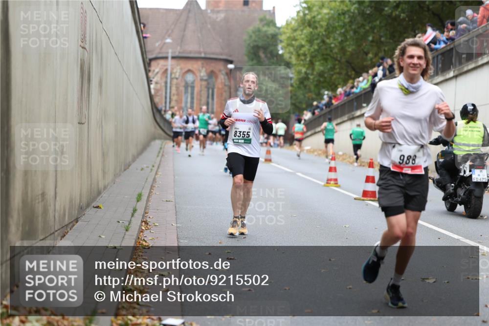 05.10.2025 - 20. swb-Marathon Bremen Michael Strokosch http://msf.ph/oto/9215502 05.10.2025 12:46:02 Laufen 8355, 988, 475 meine-sportfotos.de
