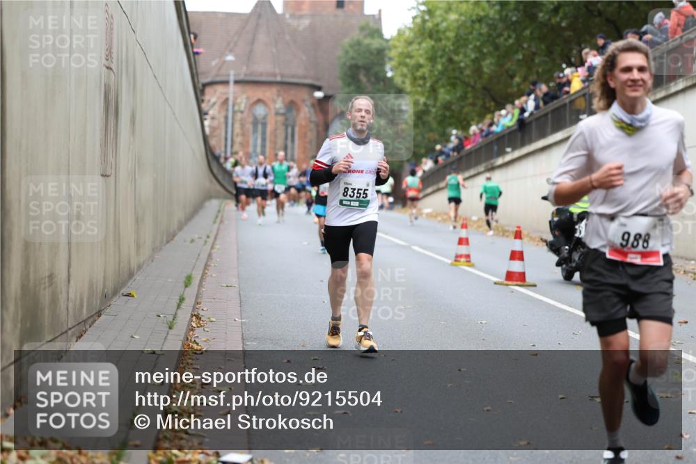05.10.2025 - 20. swb-Marathon Bremen Michael Strokosch http://msf.ph/oto/9215504 05.10.2025 12:46:02 Laufen 8355, 988 meine-sportfotos.de