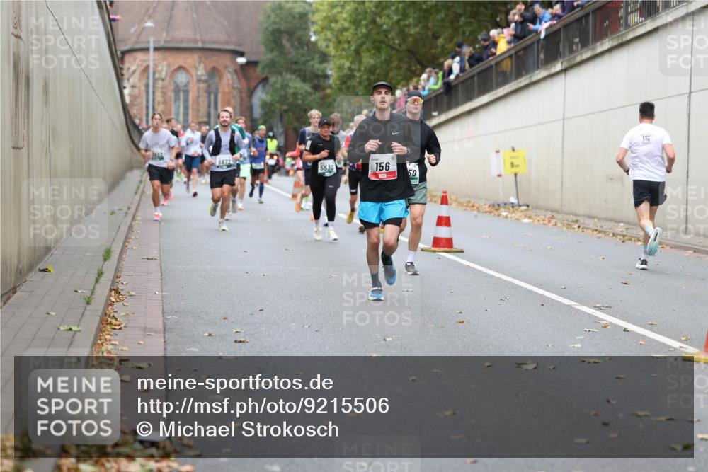 05.10.2025 - 20. swb-Marathon Bremen Michael Strokosch http://msf.ph/oto/9215506 05.10.2025 12:46:07 Laufen 6672, 5530, 156, 50, 33 meine-sportfotos.de