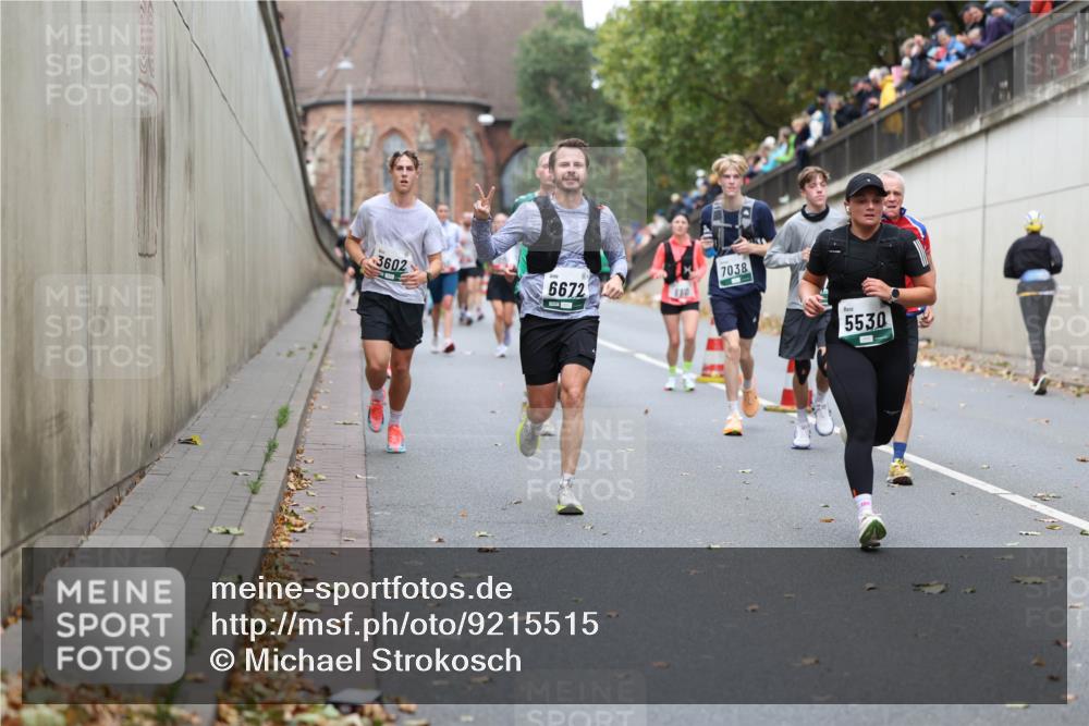 05.10.2025 - 20. swb-Marathon Bremen Michael Strokosch http://msf.ph/oto/9215515 05.10.2025 12:46:11 Laufen 3602, 6672, 860, 7038, 5530 meine-sportfotos.de