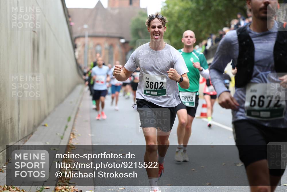 05.10.2025 - 20. swb-Marathon Bremen Michael Strokosch http://msf.ph/oto/9215522 05.10.2025 12:46:13 Laufen 3602, 808, 6672 meine-sportfotos.de