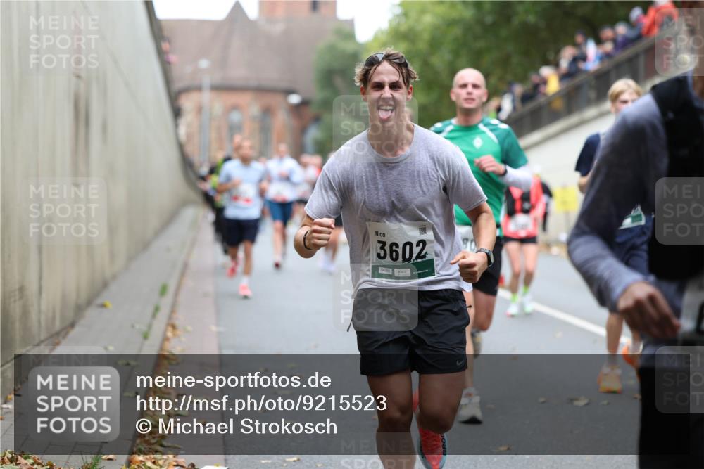 05.10.2025 - 20. swb-Marathon Bremen Michael Strokosch http://msf.ph/oto/9215523 05.10.2025 12:46:13 Laufen 3602 meine-sportfotos.de