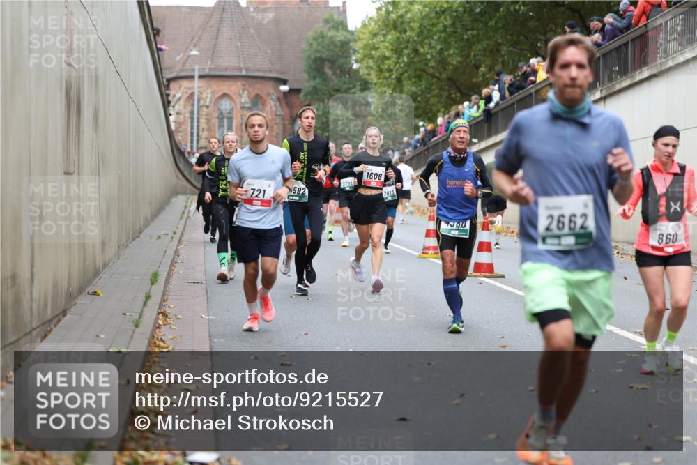 05.10.2025 - 20. swb-Marathon Bremen Michael Strokosch http://msf.ph/oto/9215527 05.10.2025 12:46:15 Laufen 721, 592, 3791, 1606, 7813, 300, 2662, 860 meine-sportfotos.de
