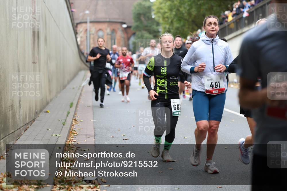 05.10.2025 - 20. swb-Marathon Bremen Michael Strokosch http://msf.ph/oto/9215532 05.10.2025 12:46:19 Laufen 663, 4, 91 meine-sportfotos.de