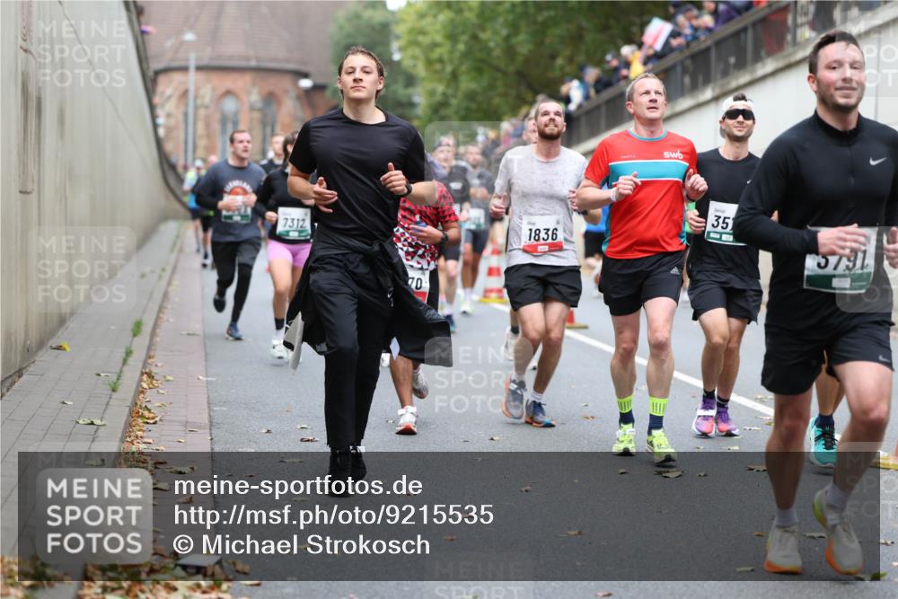05.10.2025 - 20. swb-Marathon Bremen Michael Strokosch http://msf.ph/oto/9215535 05.10.2025 12:46:22 Laufen 7312, 1836, 351, 5791 meine-sportfotos.de