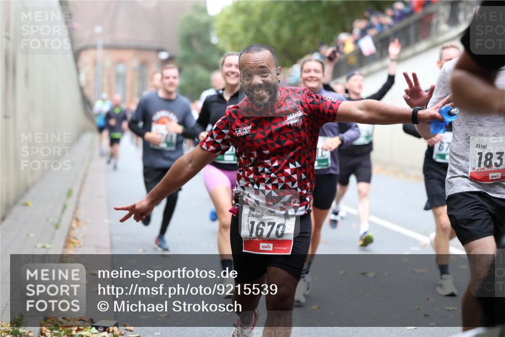 05.10.2025 - 20. swb-Marathon Bremen Michael Strokosch http://msf.ph/oto/9215539 05.10.2025 12:46:24 Laufen 1670, 183 meine-sportfotos.de
