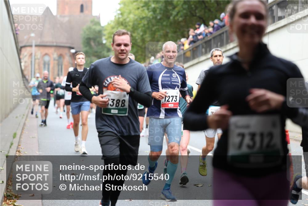 05.10.2025 - 20. swb-Marathon Bremen Michael Strokosch http://msf.ph/oto/9215540 05.10.2025 12:46:25 Laufen 388, 1273, 7312 meine-sportfotos.de