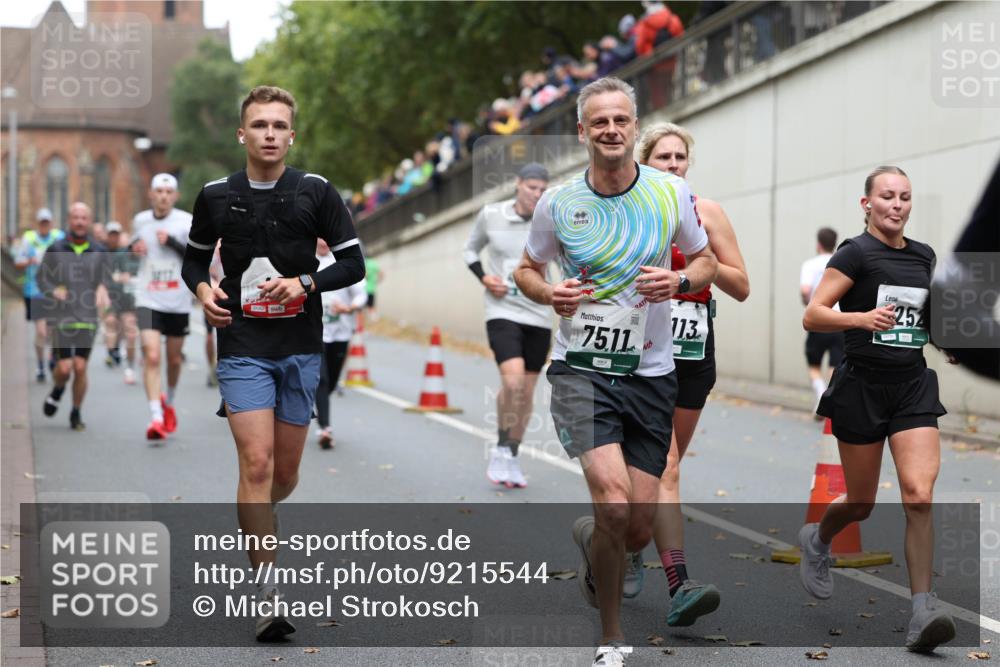 05.10.2025 - 20. swb-Marathon Bremen Michael Strokosch http://msf.ph/oto/9215544 05.10.2025 12:46:27 Laufen 75, 11, 113, 25 meine-sportfotos.de