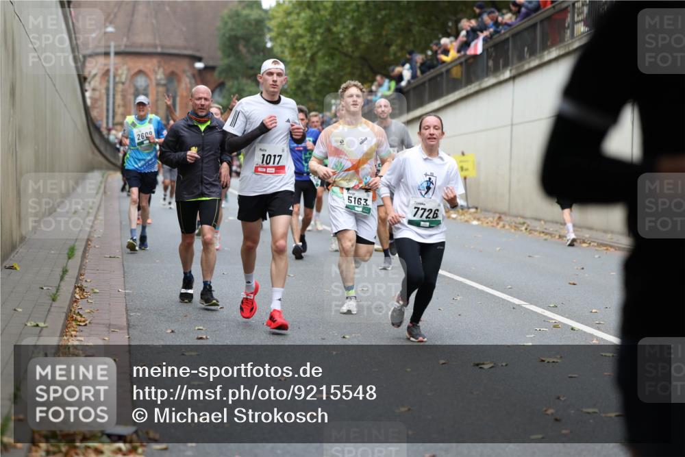 05.10.2025 - 20. swb-Marathon Bremen Michael Strokosch http://msf.ph/oto/9215548 05.10.2025 12:46:29 Laufen 2609, 1017, 5163, 7726 meine-sportfotos.de