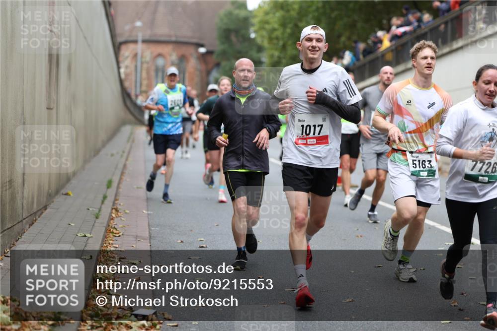 05.10.2025 - 20. swb-Marathon Bremen Michael Strokosch http://msf.ph/oto/9215553 05.10.2025 12:46:30 Laufen 2013, 1017, 5163, 7726 meine-sportfotos.de
