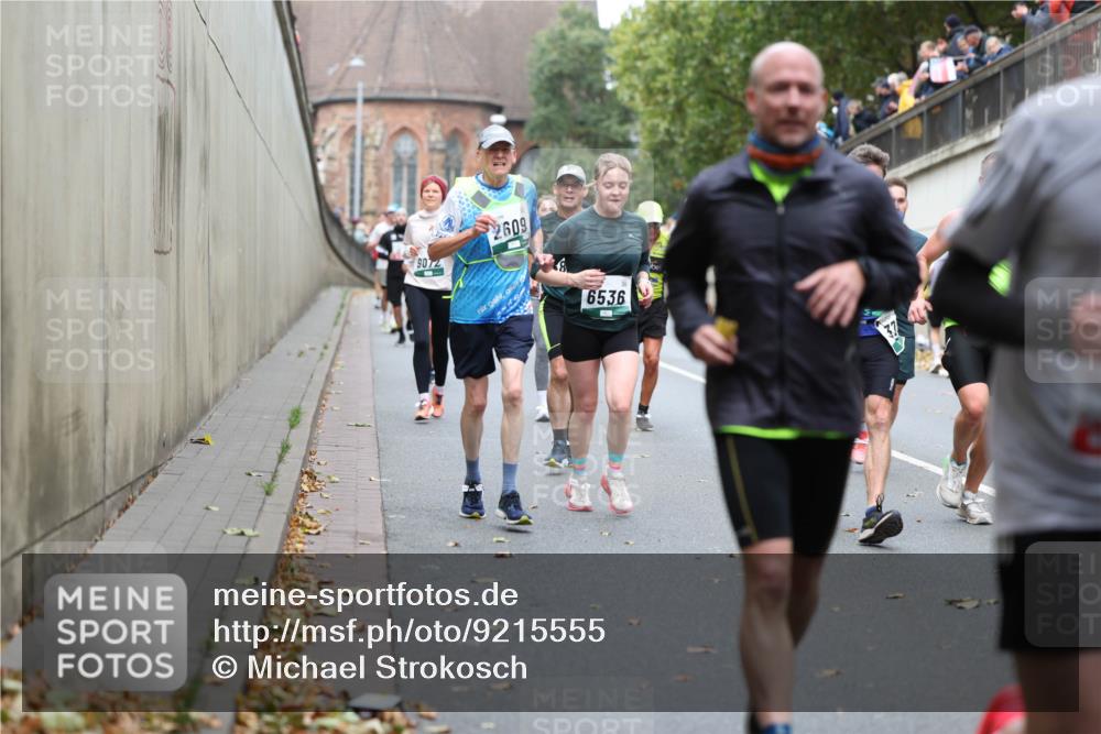 05.10.2025 - 20. swb-Marathon Bremen Michael Strokosch http://msf.ph/oto/9215555 05.10.2025 12:46:32 Laufen 9072, 2609, 6536, 37 meine-sportfotos.de