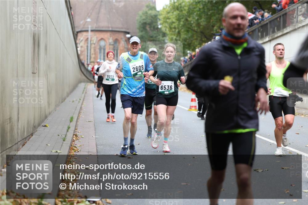 05.10.2025 - 20. swb-Marathon Bremen Michael Strokosch http://msf.ph/oto/9215556 05.10.2025 12:46:32 Laufen 9072, 2609, 6536 meine-sportfotos.de
