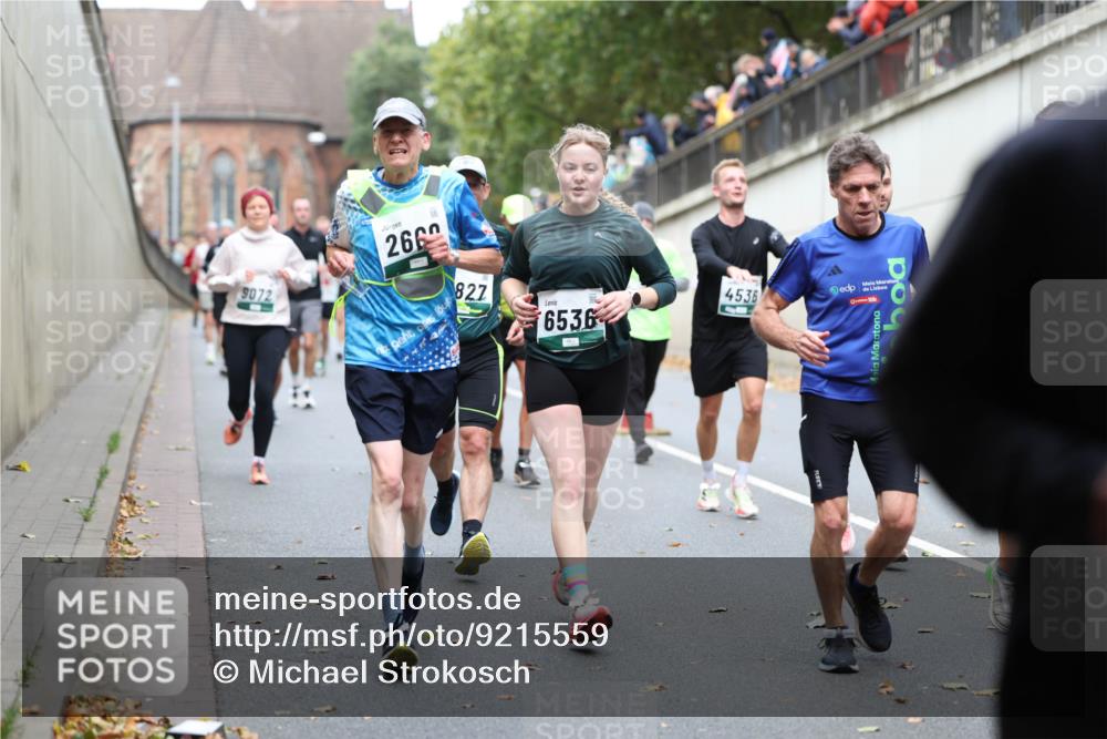 05.10.2025 - 20. swb-Marathon Bremen Michael Strokosch http://msf.ph/oto/9215559 05.10.2025 12:46:33 Laufen 9072, 266, 827, 6536, 4536, 10 meine-sportfotos.de