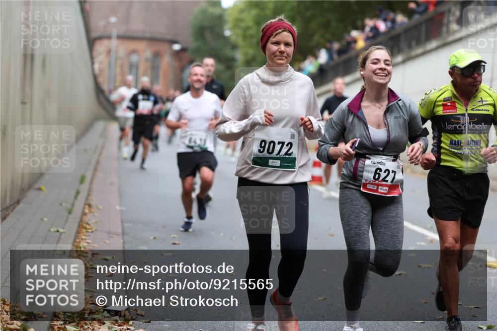 05.10.2025 - 20. swb-Marathon Bremen Michael Strokosch http://msf.ph/oto/9215565 05.10.2025 12:46:36 Laufen 9072, 627, 01169 meine-sportfotos.de