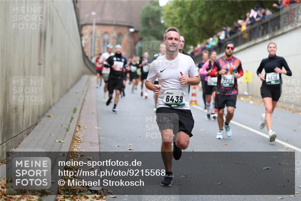 05.10.2025 - 20. swb-Marathon Bremen Michael Strokosch http://msf.ph/oto/9215568 05.10.2025 12:46:37 Laufen 6439, 3862, 5610 meine-sportfotos.de