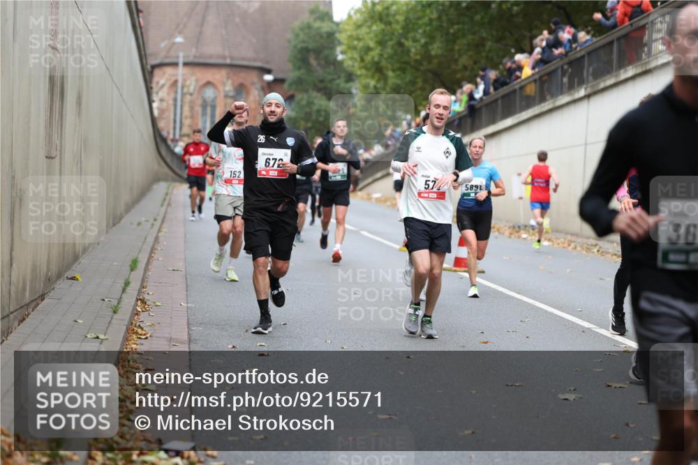 05.10.2025 - 20. swb-Marathon Bremen Michael Strokosch http://msf.ph/oto/9215571 05.10.2025 12:46:40 Laufen 152, 26, 672, 575891, 36 meine-sportfotos.de