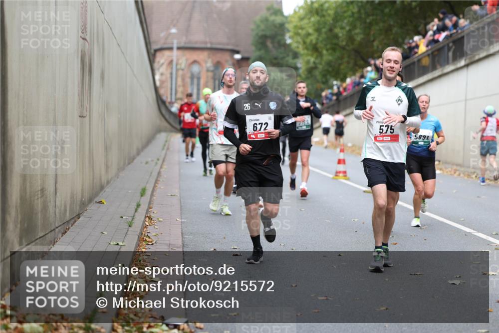 05.10.2025 - 20. swb-Marathon Bremen Michael Strokosch http://msf.ph/oto/9215572 05.10.2025 12:46:40 Laufen 26, 672, 7199, 575, 5891 meine-sportfotos.de