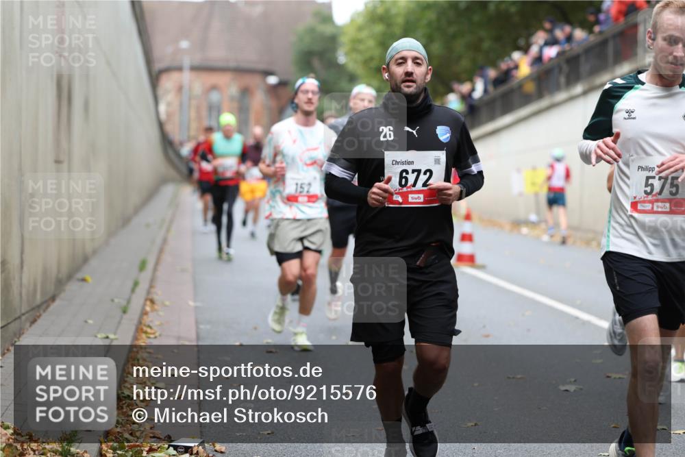 05.10.2025 - 20. swb-Marathon Bremen Michael Strokosch http://msf.ph/oto/9215576 05.10.2025 12:46:42 Laufen 26, 90, 152, 01, 672, 575, 00047 meine-sportfotos.de