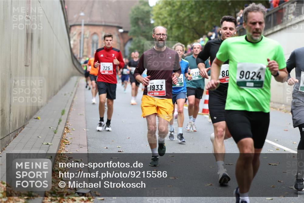 05.10.2025 - 20. swb-Marathon Bremen Michael Strokosch http://msf.ph/oto/9215586 05.10.2025 12:46:48 Laufen 725, 1933, 6317, 06, 80, 9024 meine-sportfotos.de