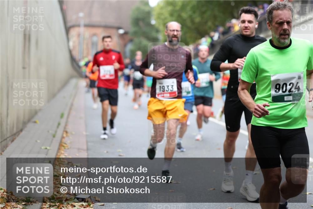 05.10.2025 - 20. swb-Marathon Bremen Michael Strokosch http://msf.ph/oto/9215587 05.10.2025 12:46:48 Laufen 1933, 9024 meine-sportfotos.de