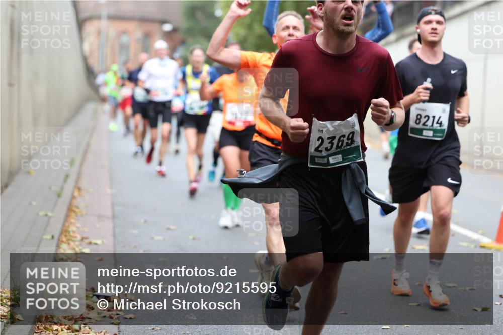 05.10.2025 - 20. swb-Marathon Bremen Michael Strokosch http://msf.ph/oto/9215595 05.10.2025 12:46:53 Laufen 2349, 2369, 08191, 8214 meine-sportfotos.de