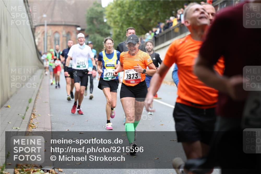 05.10.2025 - 20. swb-Marathon Bremen Michael Strokosch http://msf.ph/oto/9215596 05.10.2025 12:46:54 Laufen 4095, 871, 1973 meine-sportfotos.de