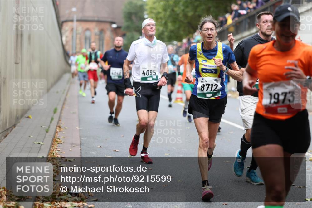 05.10.2025 - 20. swb-Marathon Bremen Michael Strokosch http://msf.ph/oto/9215599 05.10.2025 12:46:55 Laufen 4095, 8712, 1973 meine-sportfotos.de
