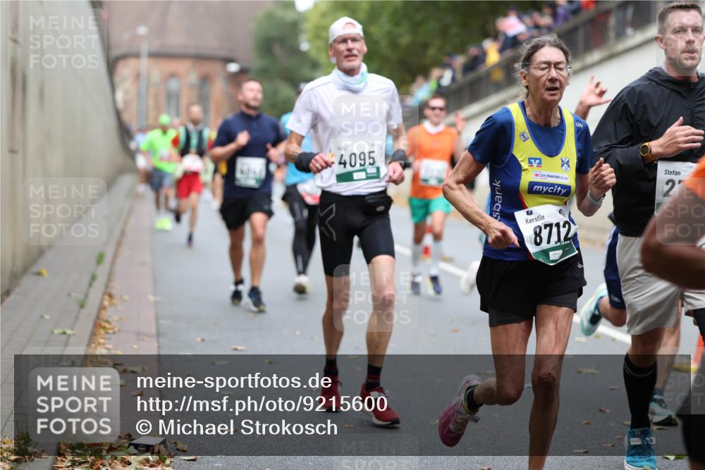 05.10.2025 - 20. swb-Marathon Bremen Michael Strokosch http://msf.ph/oto/9215600 05.10.2025 12:46:56 Laufen 4095, 8712, 2 meine-sportfotos.de