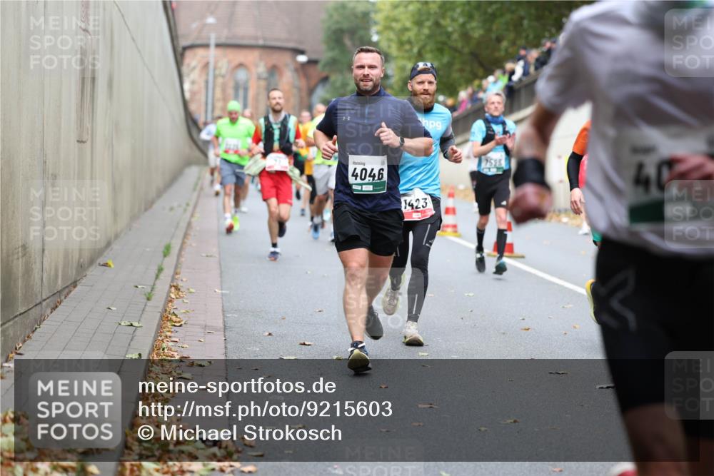 05.10.2025 - 20. swb-Marathon Bremen Michael Strokosch http://msf.ph/oto/9215603 05.10.2025 12:46:57 Laufen 4046, 1423, 7595, 408 meine-sportfotos.de