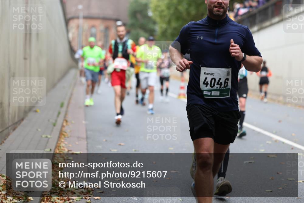 05.10.2025 - 20. swb-Marathon Bremen Michael Strokosch http://msf.ph/oto/9215607 05.10.2025 12:46:58 Laufen 4046, 04087 meine-sportfotos.de