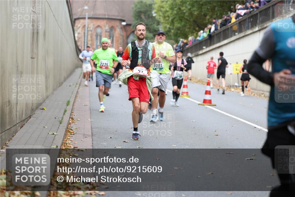 05.10.2025 - 20. swb-Marathon Bremen Michael Strokosch http://msf.ph/oto/9215609 05.10.2025 12:46:59 Laufen 2235, 77, 9081, 3040 meine-sportfotos.de