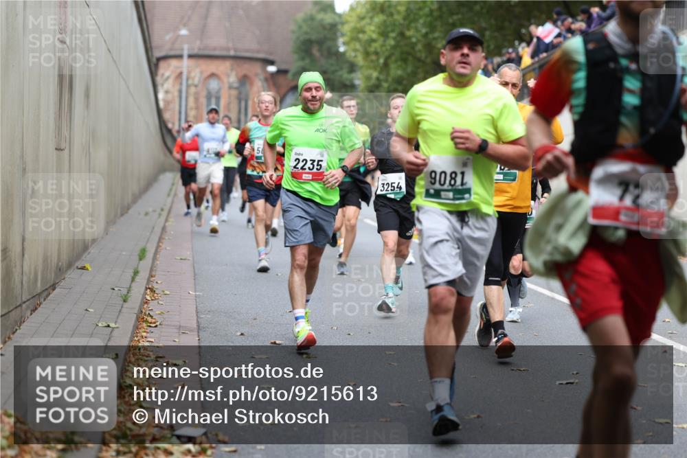 05.10.2025 - 20. swb-Marathon Bremen Michael Strokosch http://msf.ph/oto/9215613 05.10.2025 12:47:01 Laufen 56, 2235, 3254, 9081, 72 meine-sportfotos.de